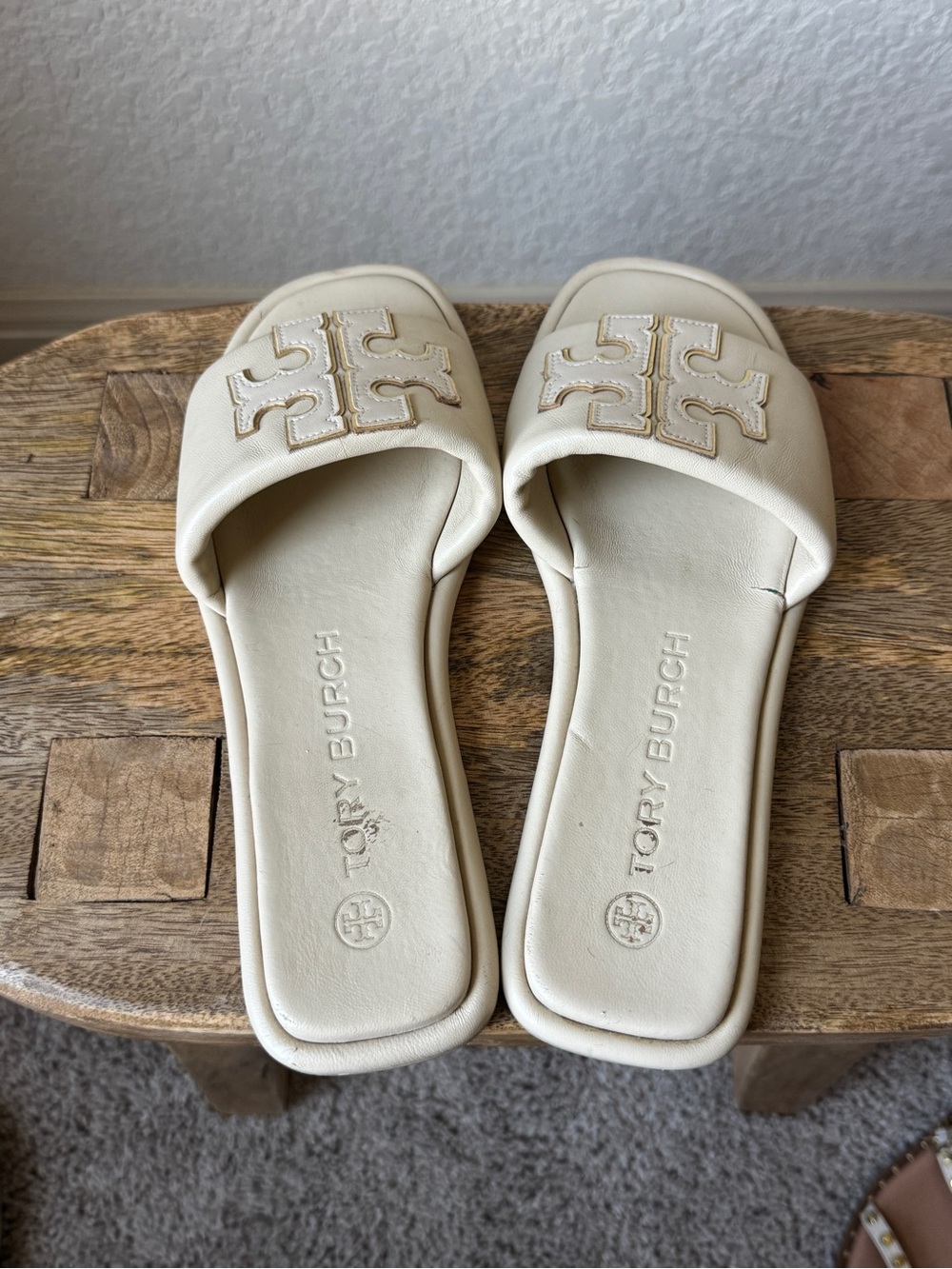 Tory Burch Cream Leather Logo Slide Sandals - Picture 4 of 4